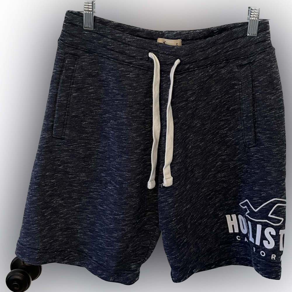 Hollister Men’s Fleece Jogger Shorts. Size Men’s S. Color Navy.